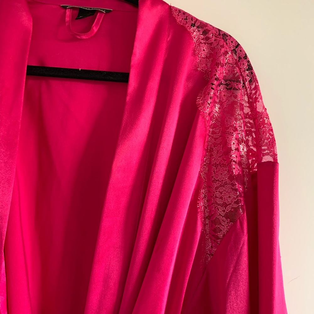 Victoria’s Secret silk robe - Picture 2 of 4